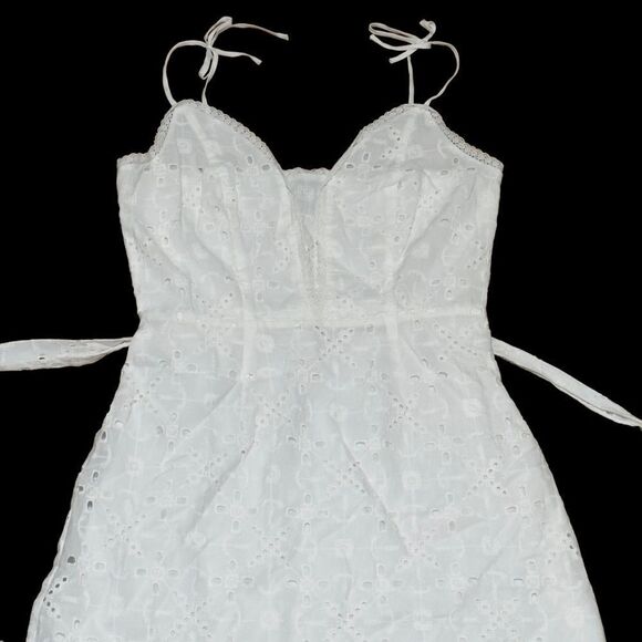 PAIGE SERYNE WHITE EYELET DRESS SIZE 2 - Picture 5 of 16